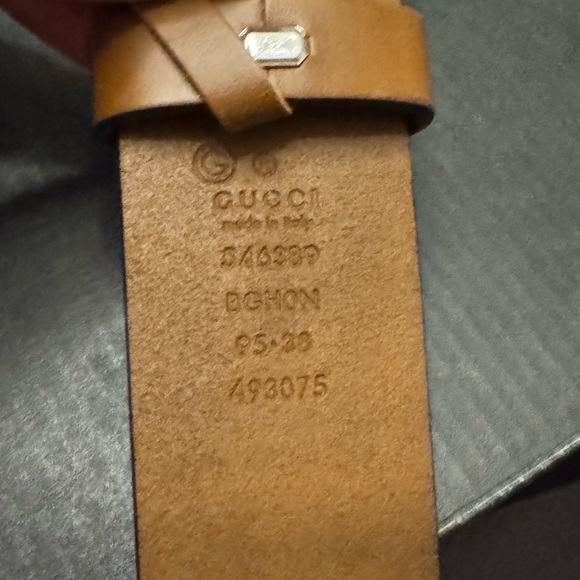 Gucci Tan Leather Belt with Silver Emblem Buckle - Picture 7 of 7